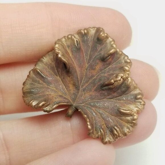 Vintage Naturalistic Leaf Shape Brooch, Brown and Gold Tone, Organic Style - Picture 1 of 6